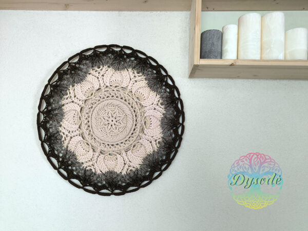 Dramblio kaulo juodo sokolado spalvos ombre mandala Ulita4